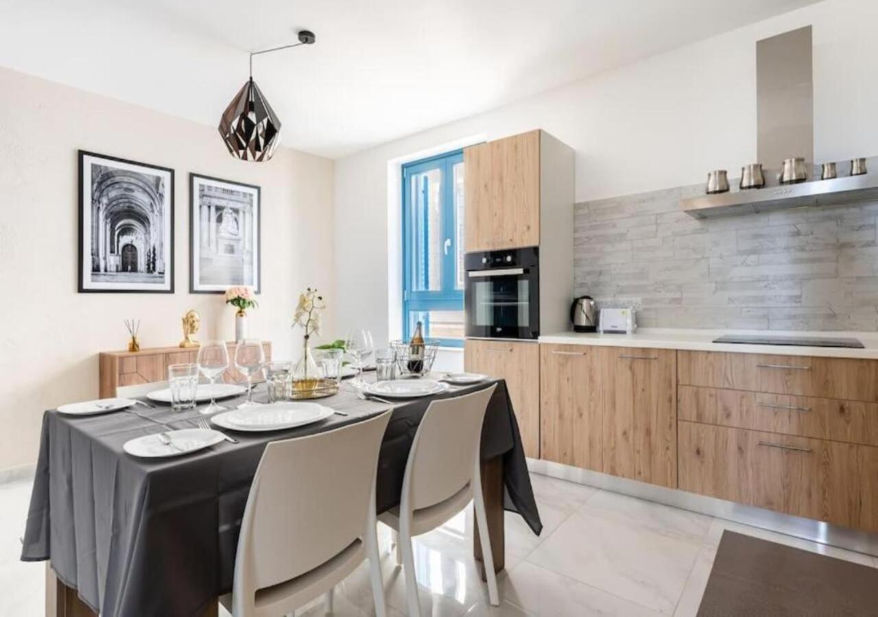 Sea View Luxury Apartment Brand New In Valletta Exterior photo